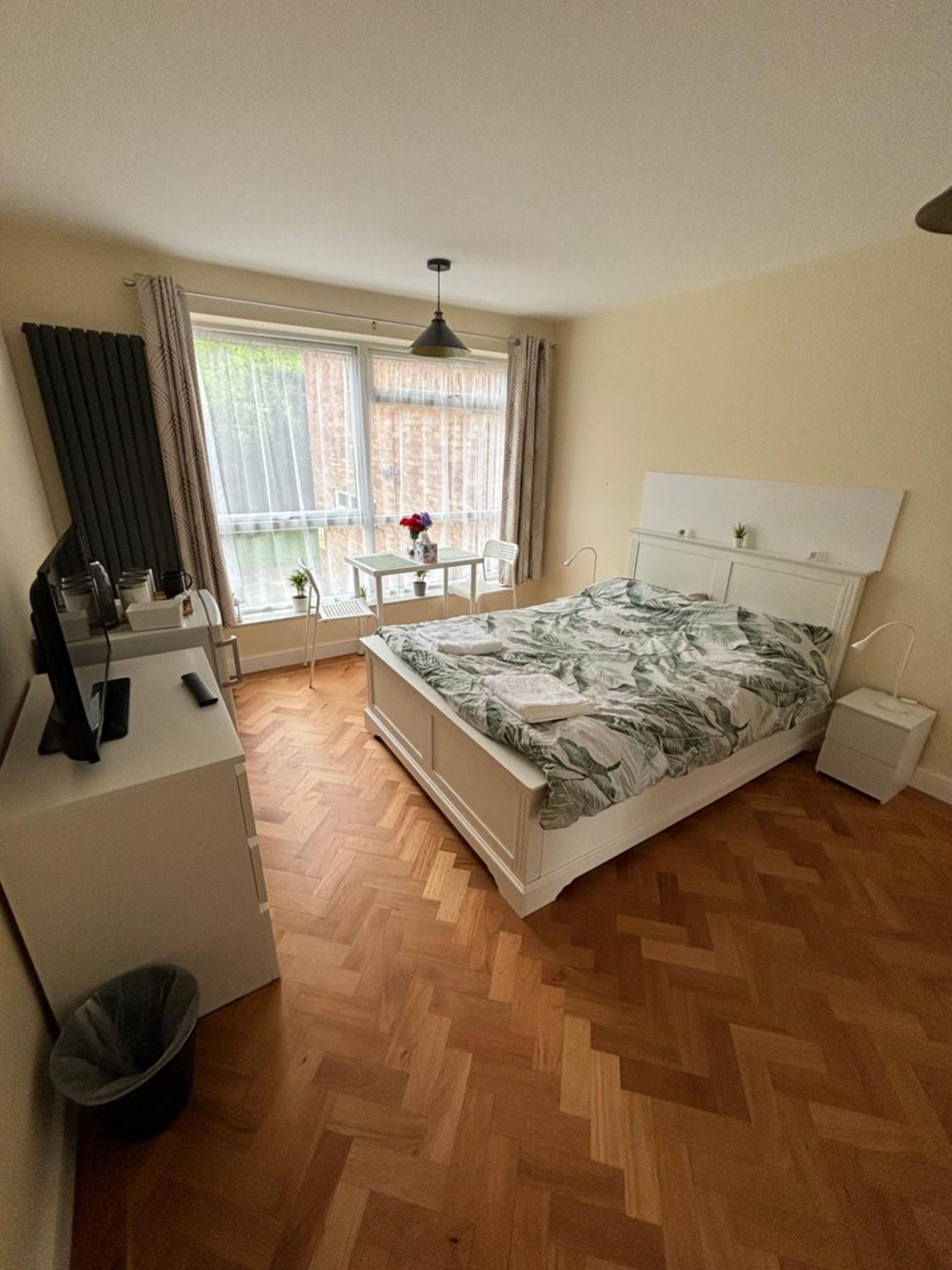 Wembley Stadium Large Double Room Лондон Екстер'єр фото