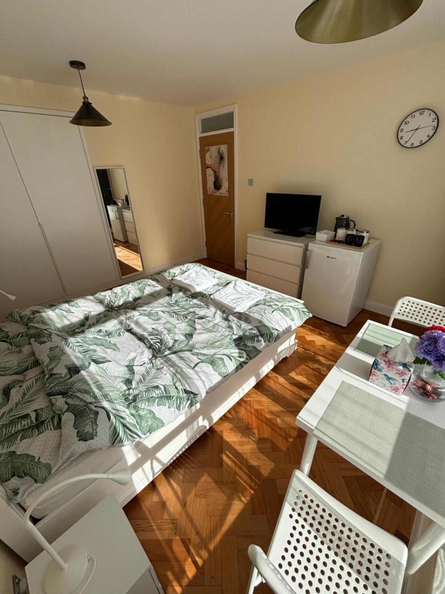 Wembley Stadium Large Double Room Лондон Екстер'єр фото